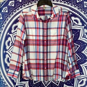 Super cozy, long sleeve button-up!😍